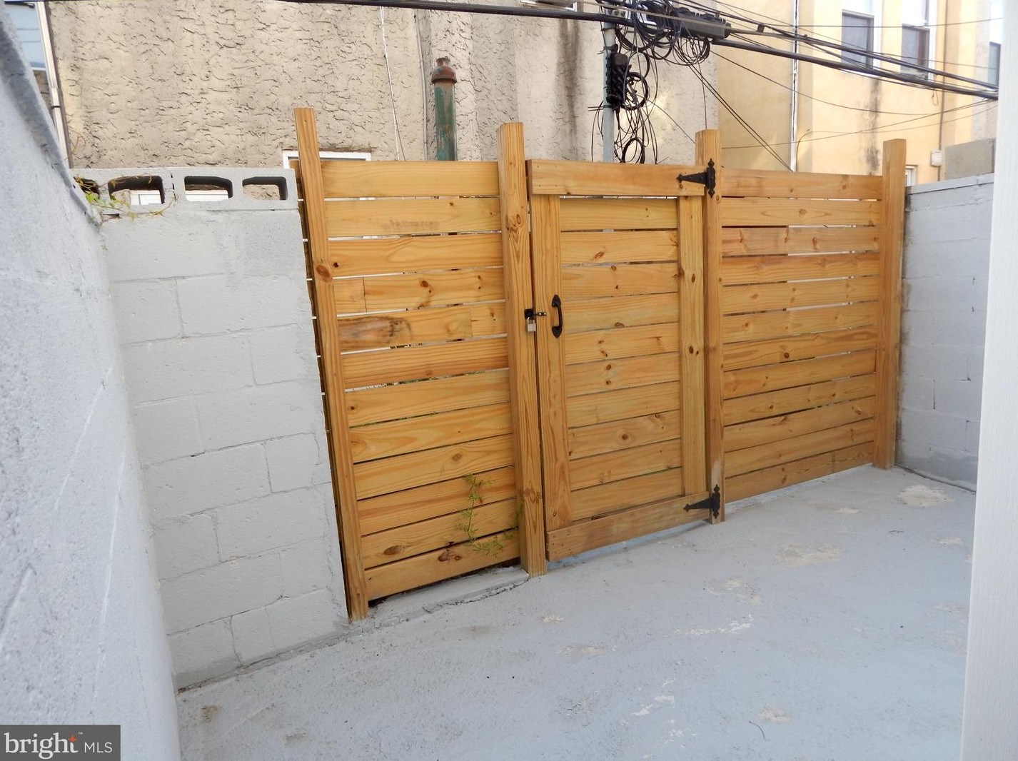 1513 Dover St, Philadelphia PA  19146-4430 exterior