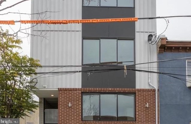 2430 Waterloo St, Philadelphia PA  19133-4010 exterior