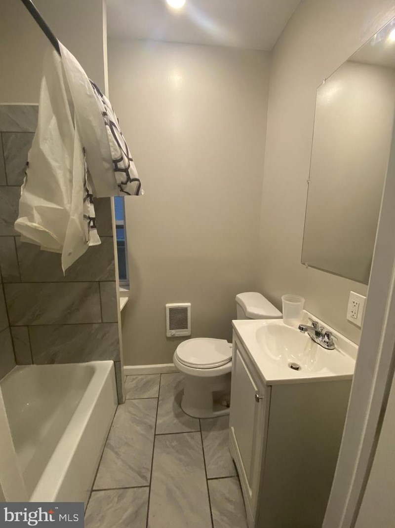 1220 Hilton St, Philadelphia PA  19140-5205 exterior