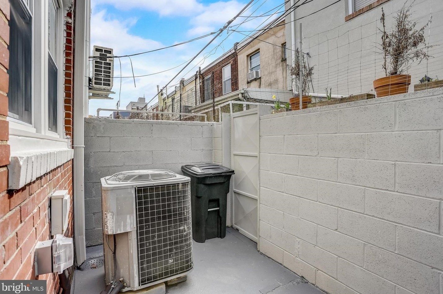728 Wharton St, Philadelphia PA  19147-5122 exterior
