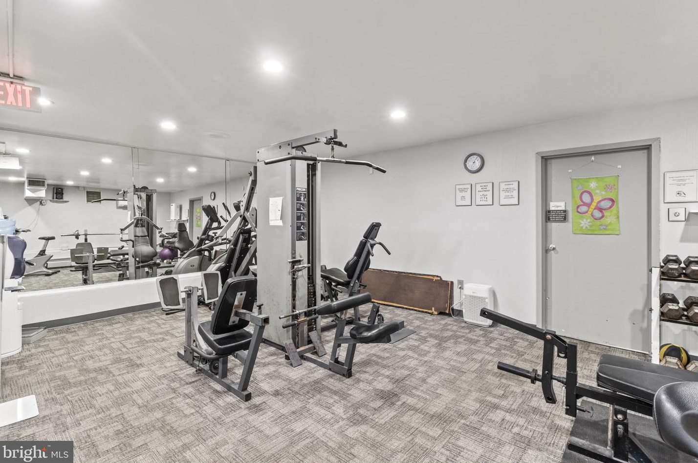 5014 Convent Ln, Philadelphia PA  19114-3128 exterior