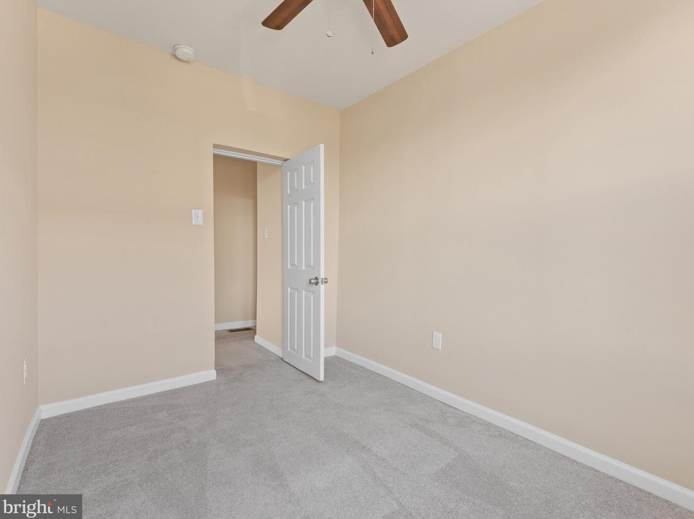 301 Delphine St, Philadelphia PA  19120-3212 exterior