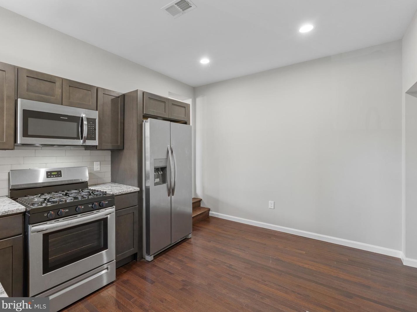 301 Delphine St, Philadelphia PA  19120-3212 exterior