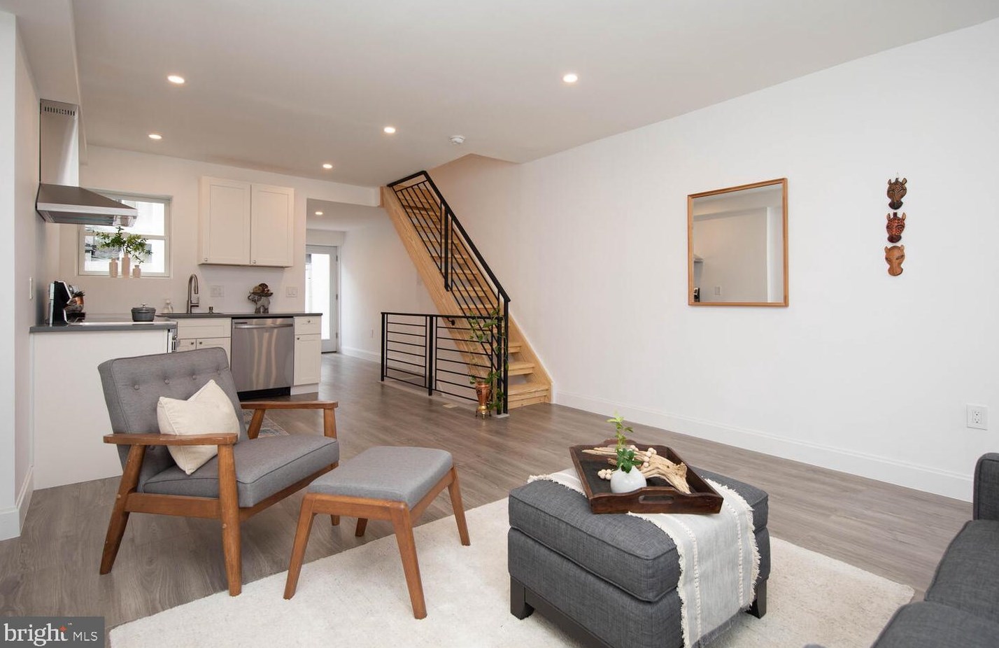 532 Mcclellan St, Philadelphia PA  19148-1819 exterior