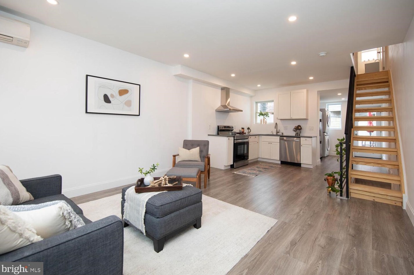 532 Mcclellan St, Philadelphia PA  19148-1819 exterior