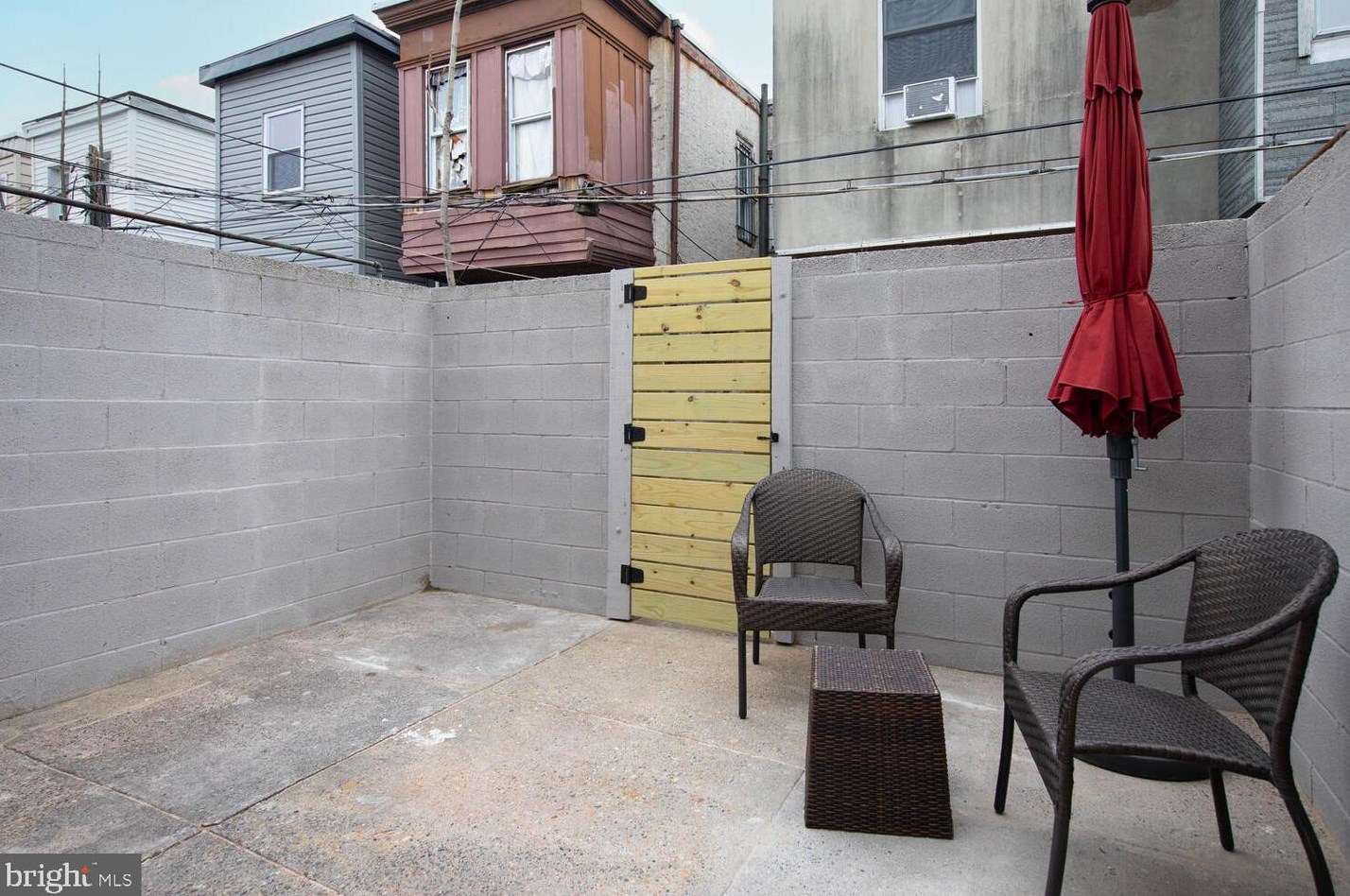 532 Mcclellan St, Philadelphia PA  19148-1819 exterior