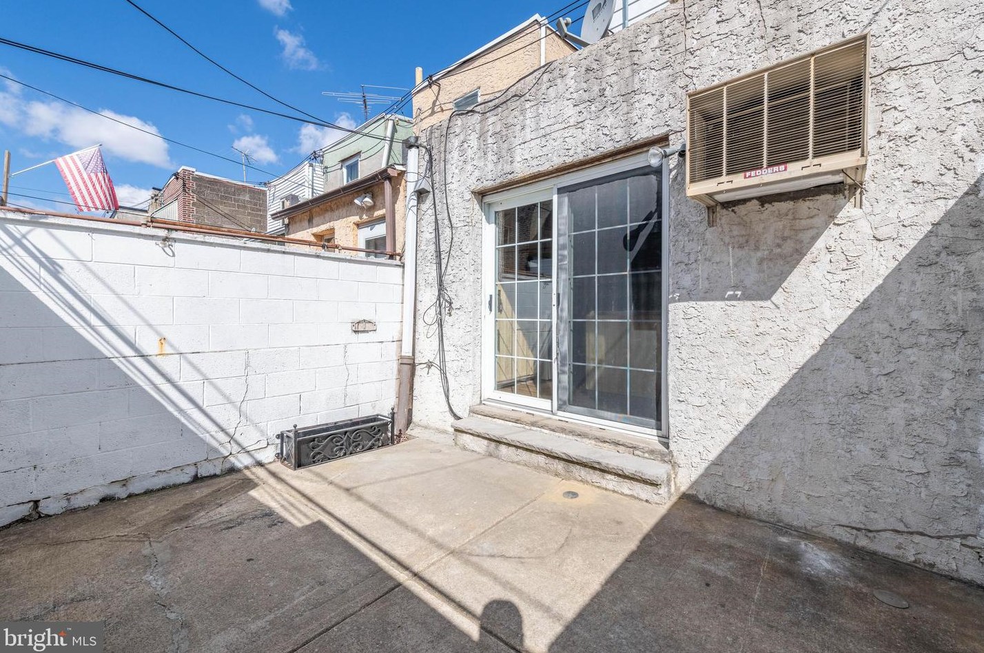 1142 Tree St, Philadelphia PA 19148-3021 exterior