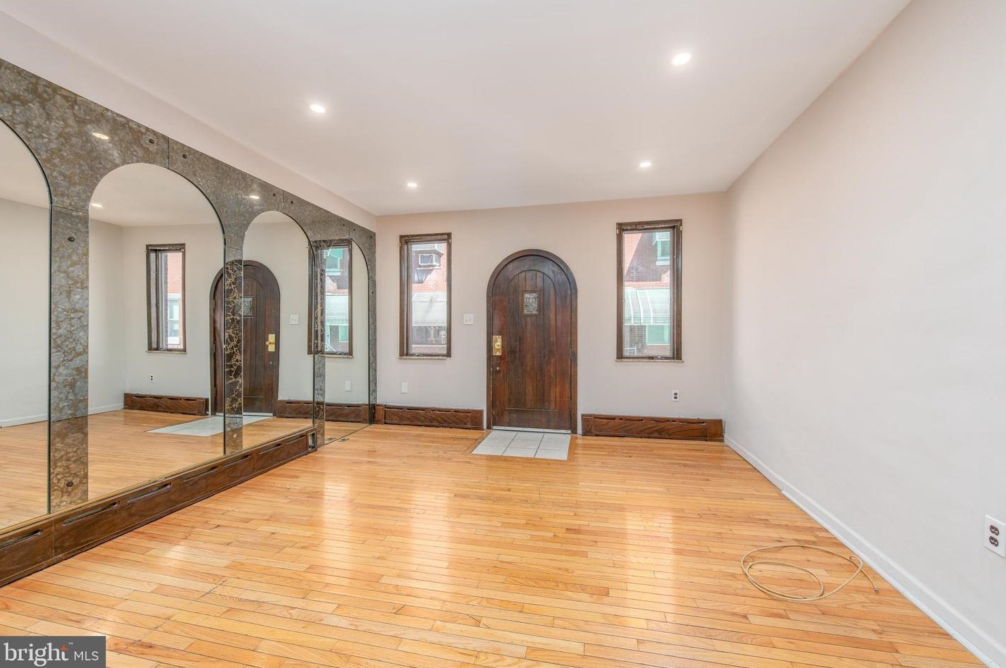 1142 Tree St, Philadelphia PA 19148-3021 exterior