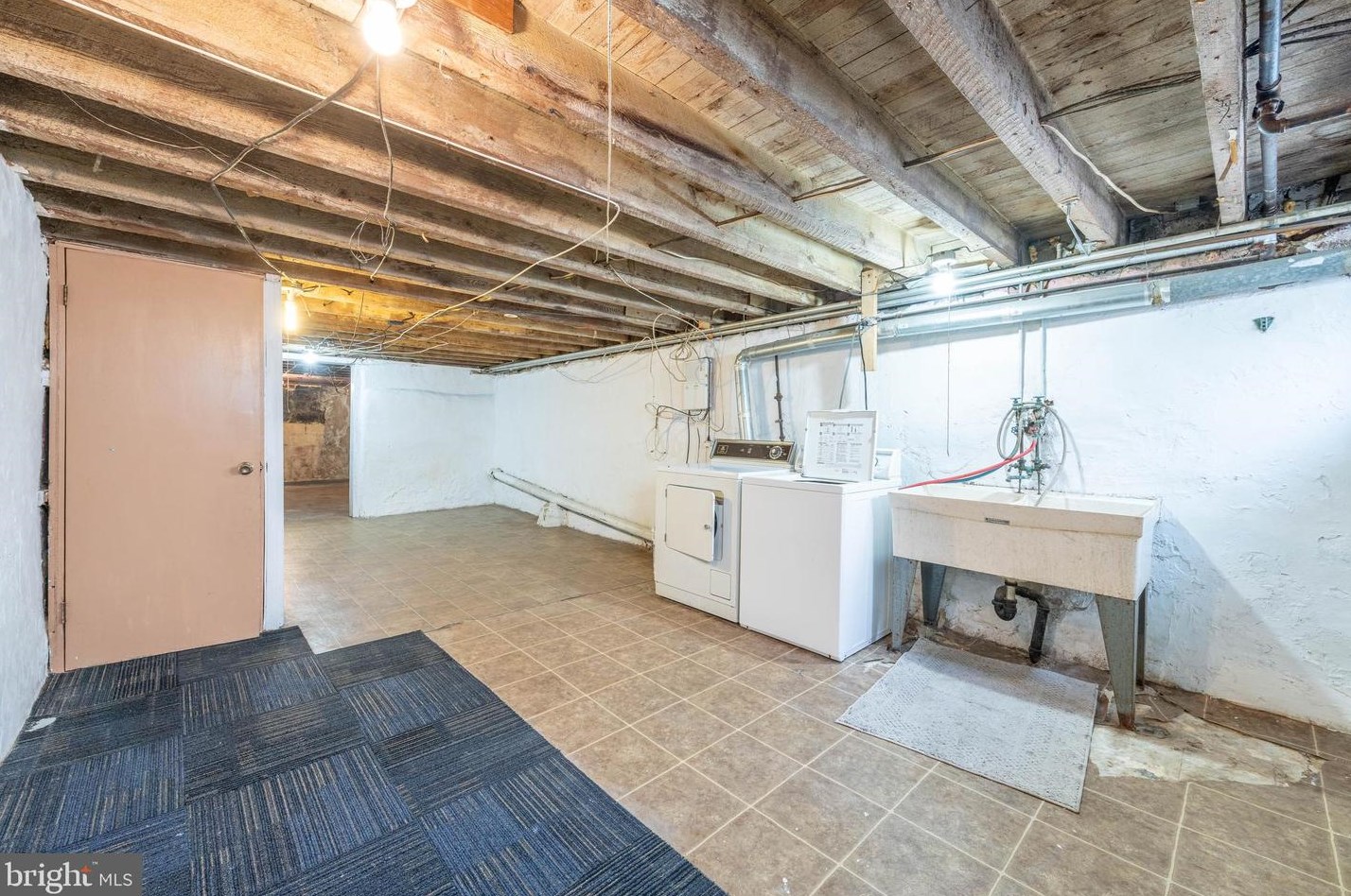 1142 Tree St, Philadelphia PA 19148-3021 exterior