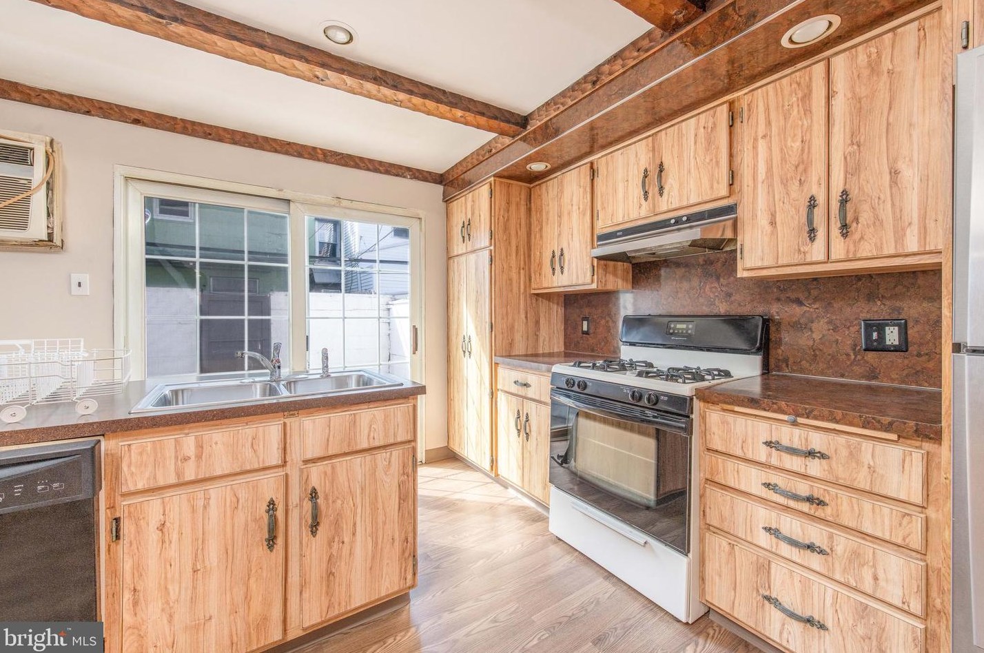 1142 Tree St, Philadelphia PA 19148-3021 exterior