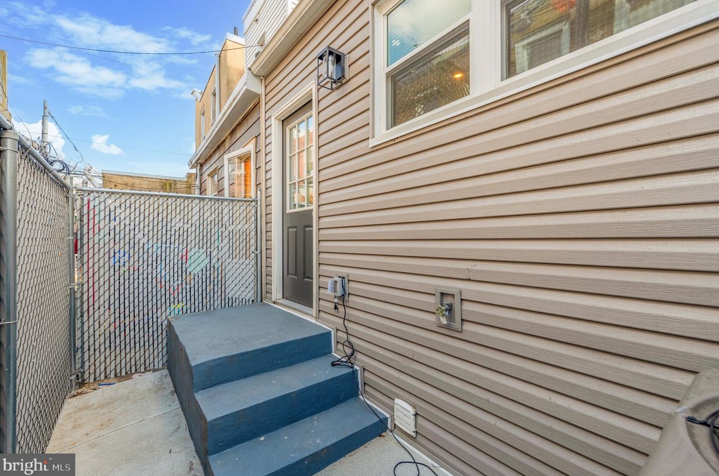 405 Fitzgerald St, Philadelphia PA  19148-3912 exterior