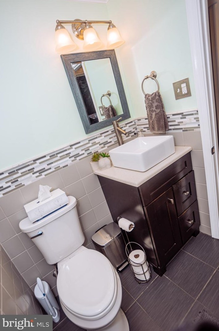 12527 Chilton Rd, Philadelphia PA 19154-1305 exterior