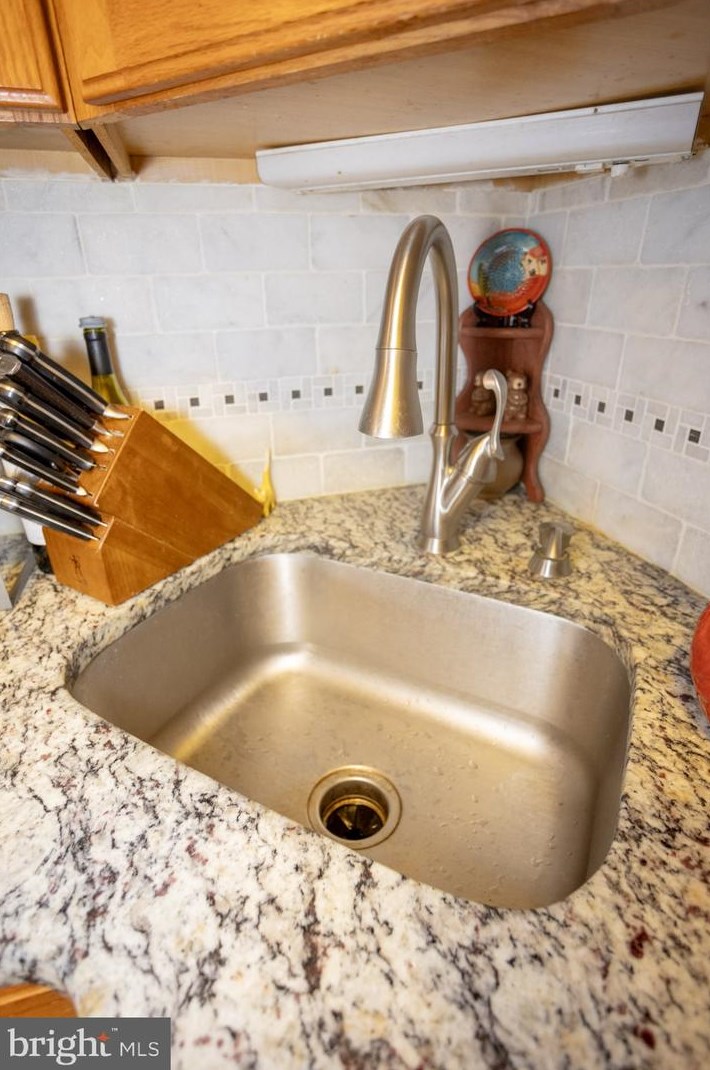 12527 Chilton Rd, Philadelphia PA 19154-1305 exterior