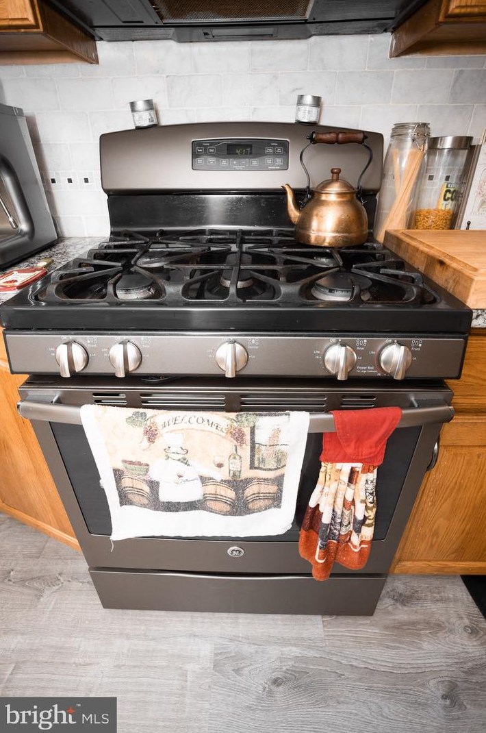 12527 Chilton Rd, Philadelphia PA 19154-1305 exterior