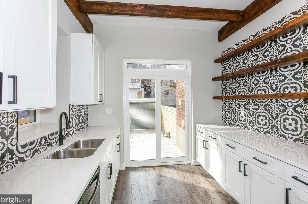 3118 Montgomery Ave, Philadelphia PA  19121-2528 exterior