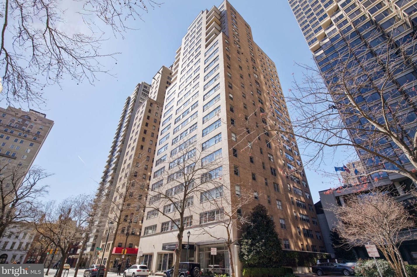 220 Rittenhouse Sq, Philadelphia PA 19103-5709 exterior