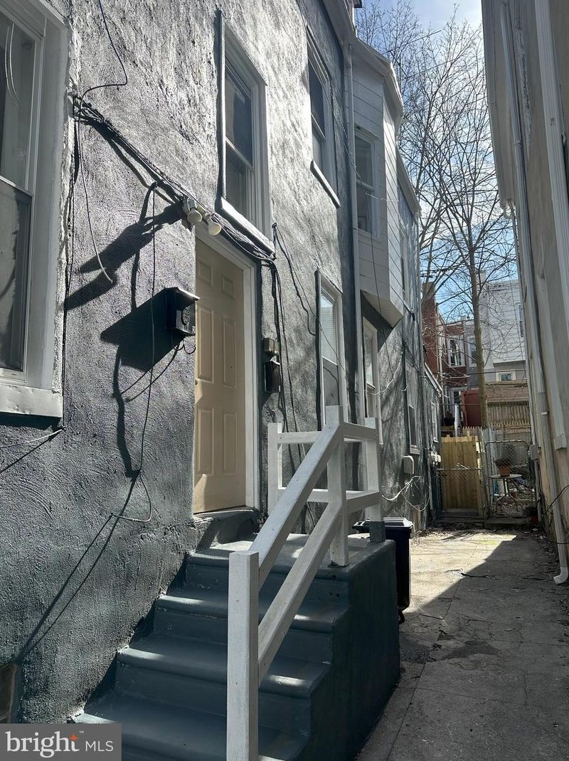 122 Sharpnack St, Philadelphia PA  19119-2237 exterior