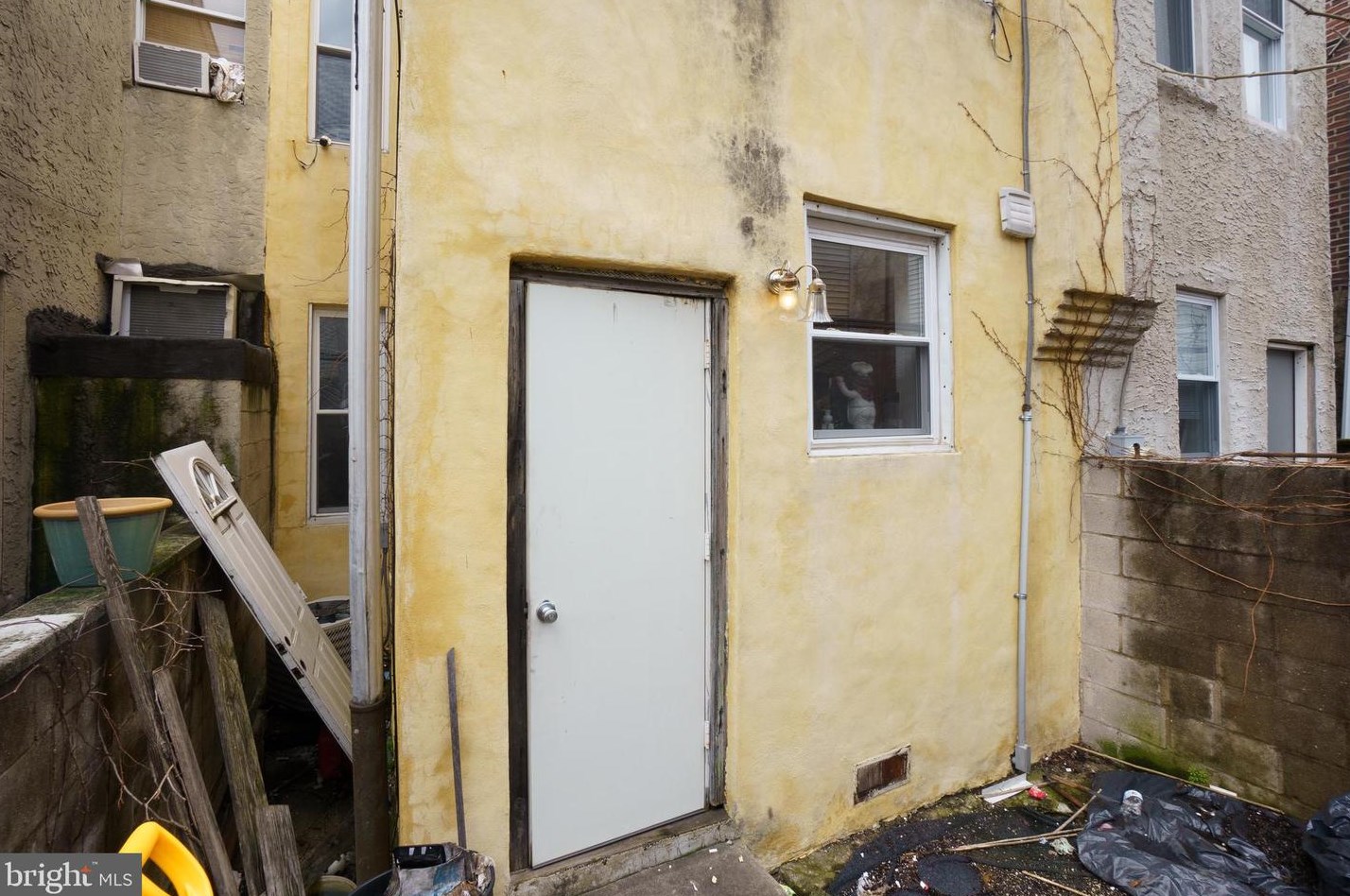 1516 Newkirk St, Philadelphia PA 19132-2532 exterior