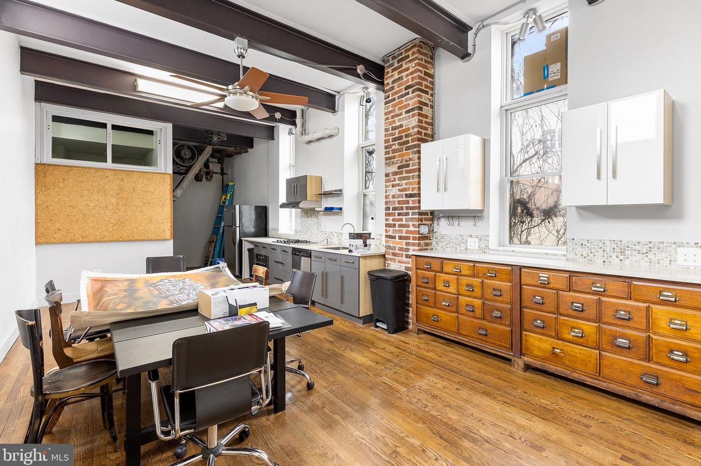 2309 Wallace St, Philadelphia PA 19130-3105 exterior