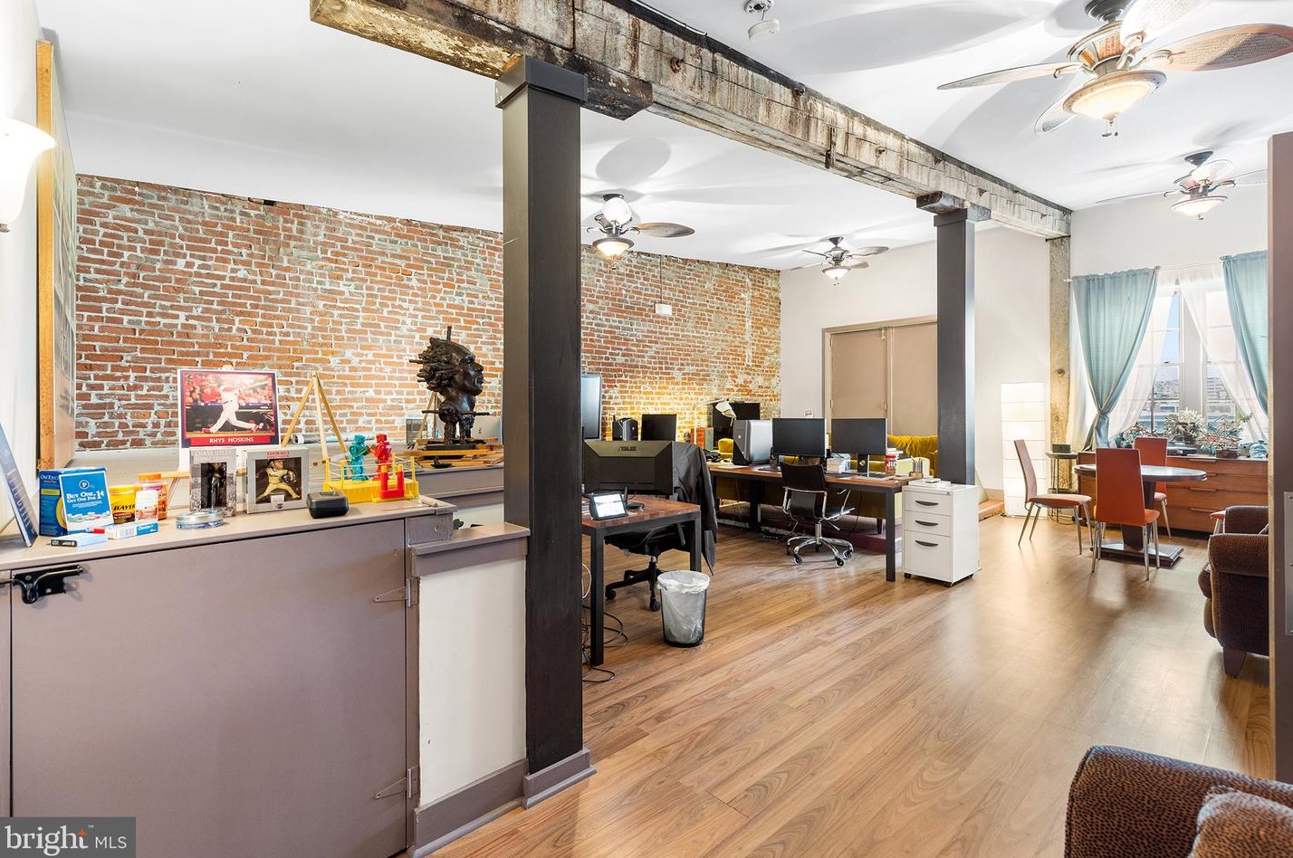 2309 Wallace St, Philadelphia PA 19130-3105 exterior