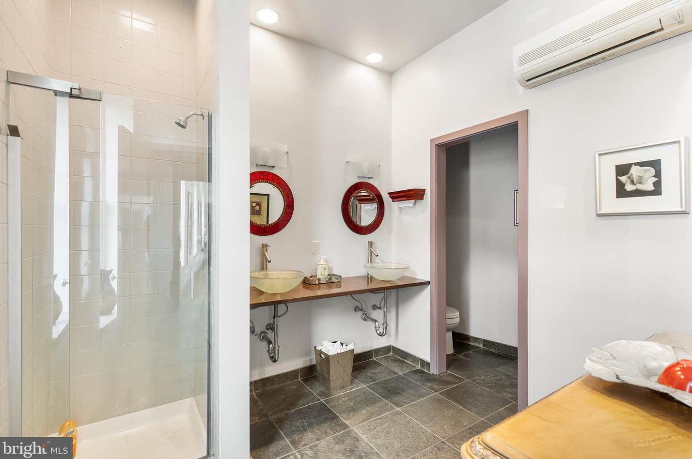 2309 Wallace St, Philadelphia PA 19130-3105 exterior