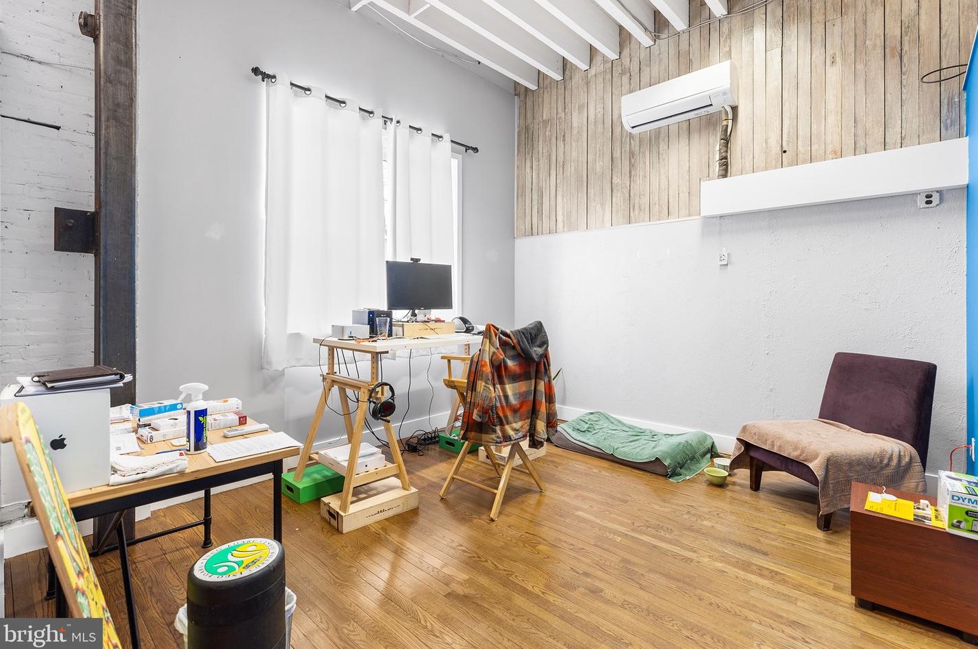 2309 Wallace St, Philadelphia PA 19130-3105 exterior