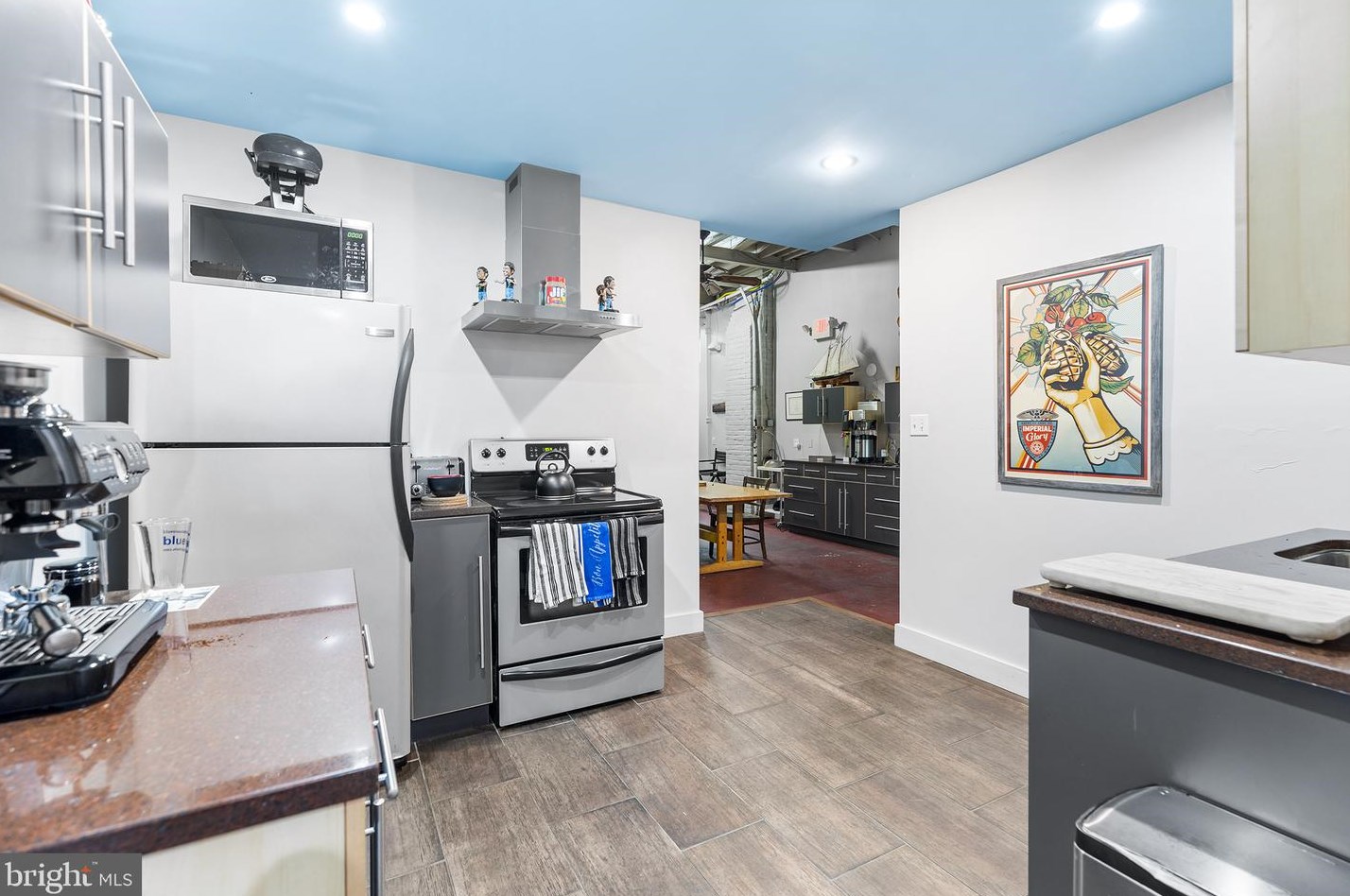 2309 Wallace St, Philadelphia PA 19130-3105 exterior