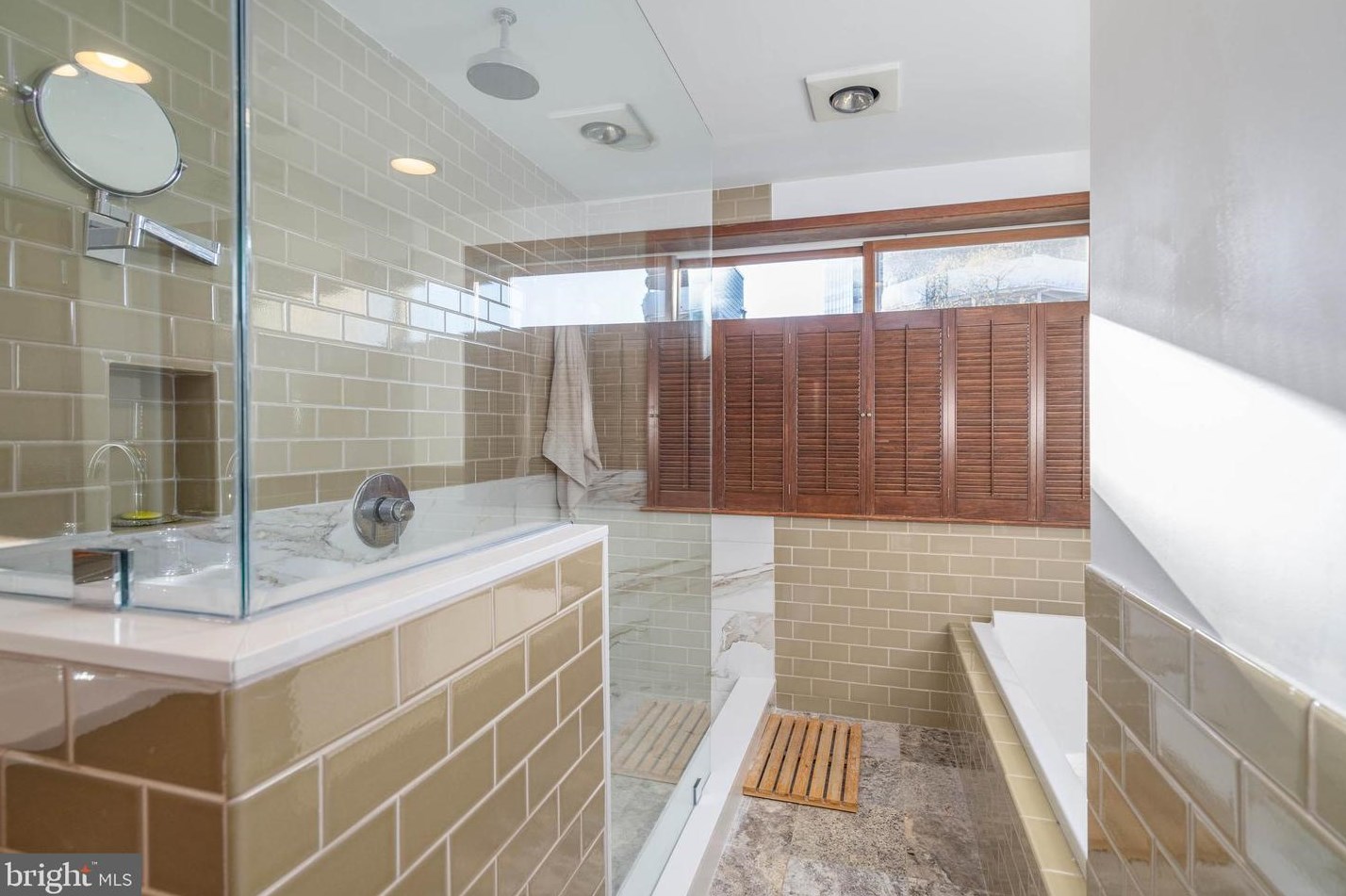 628 Taney St, Philadelphia PA  19146-2306 exterior