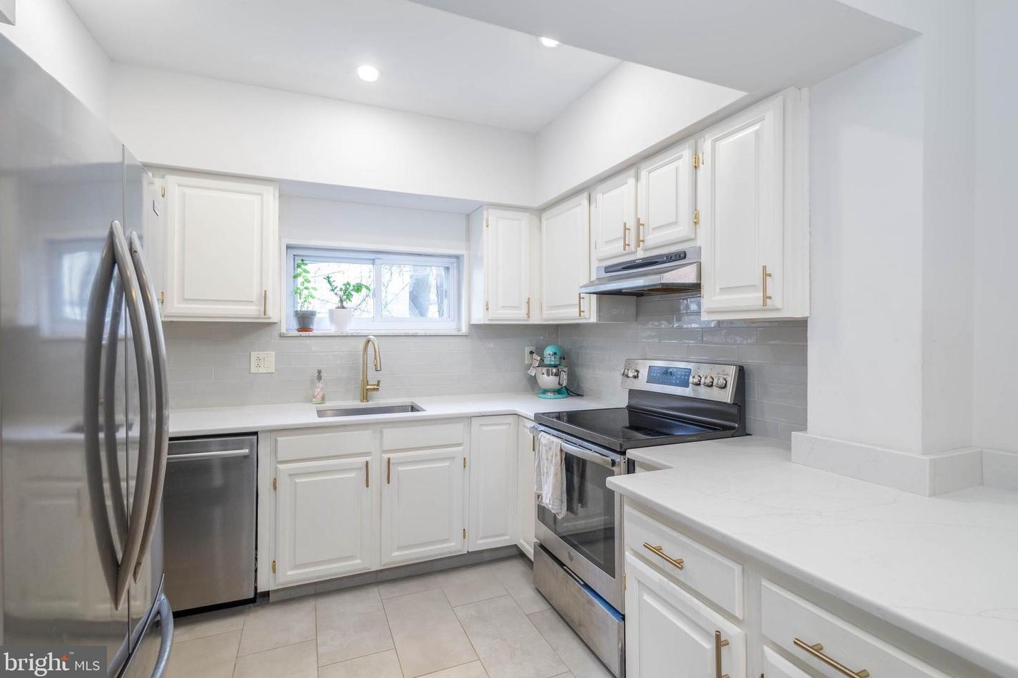 628 Taney St, Philadelphia PA  19146-2306 exterior