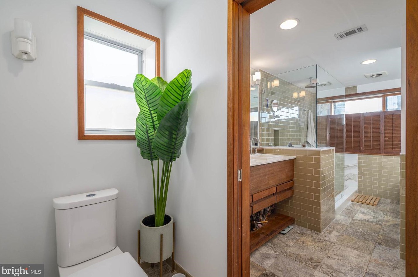 628 Taney St, Philadelphia PA  19146-2306 exterior
