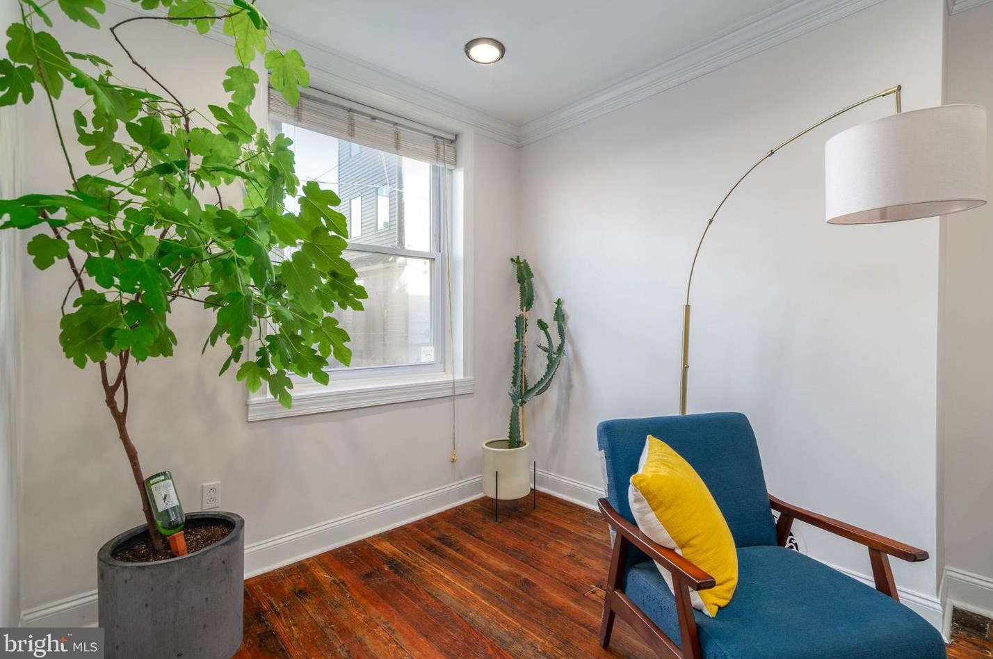 628 Taney St, Philadelphia PA  19146-2306 exterior