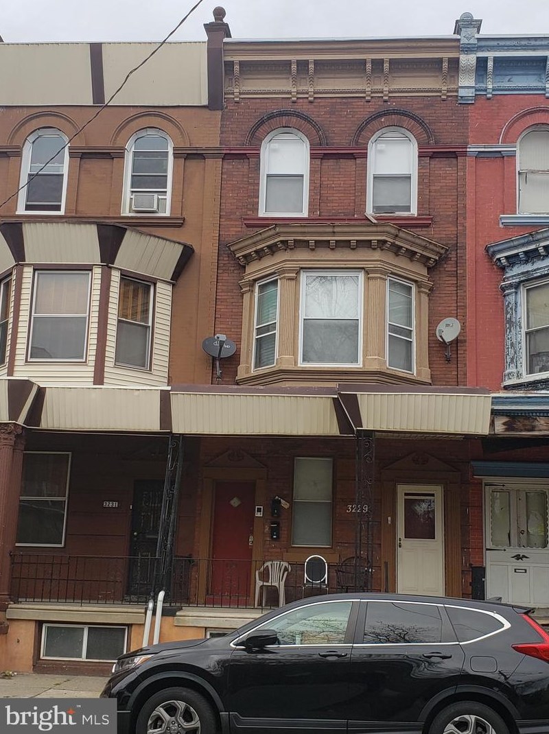 3229 Susquehanna Ave, Philadelphia PA 19122-1118 exterior