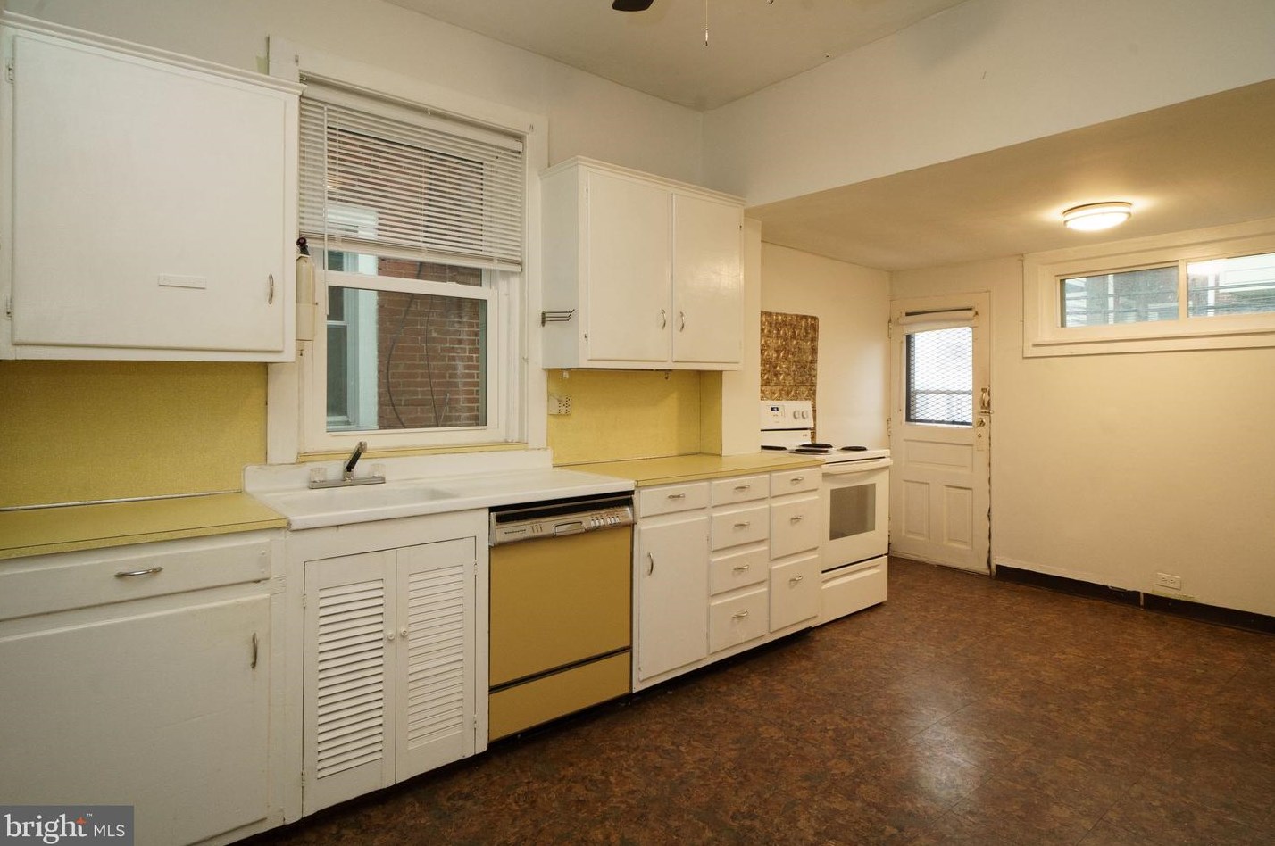 5603 Hunter St, Philadelphia PA  19131-3402 exterior