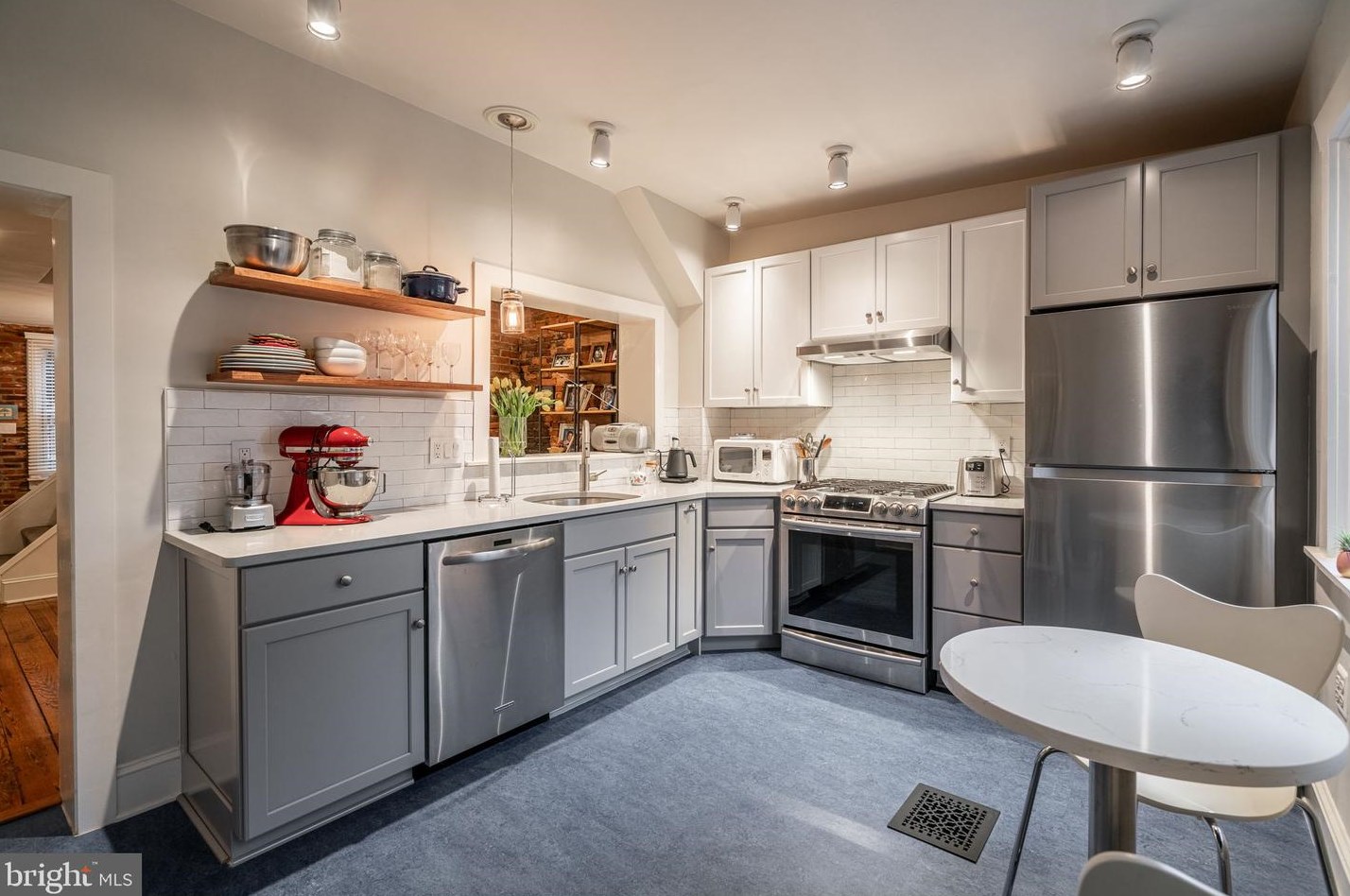 2211 Pemberton St, Philadelphia PA  19146-1140 exterior