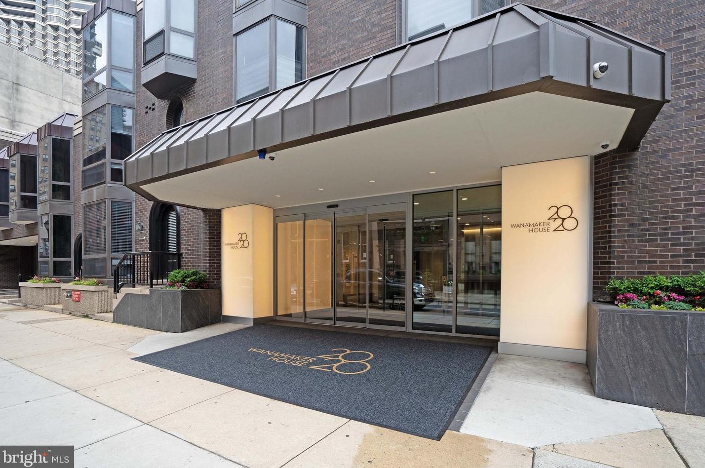2028 Walnut St, Philadelphia PA  19103-5608 exterior