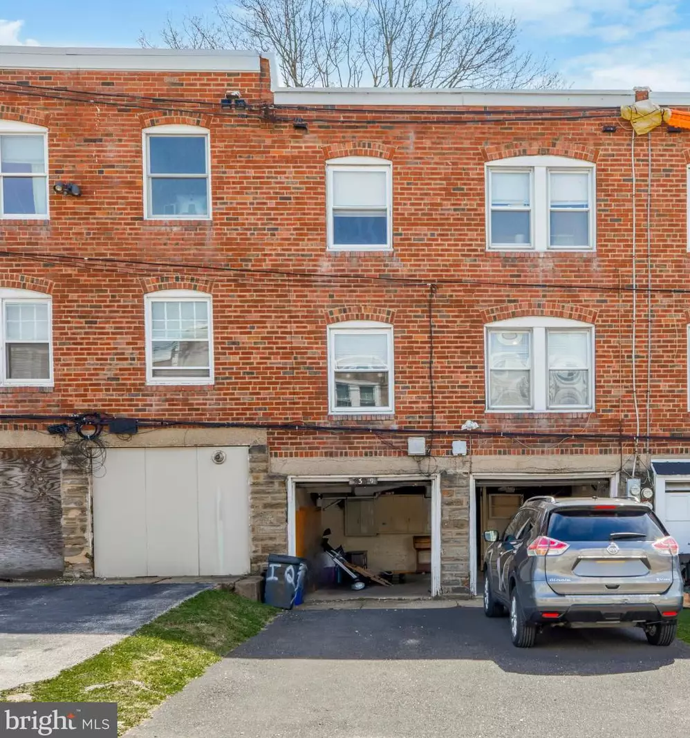 3339 Indian Queen Ln, Philadelphia PA 19129-1522 exterior