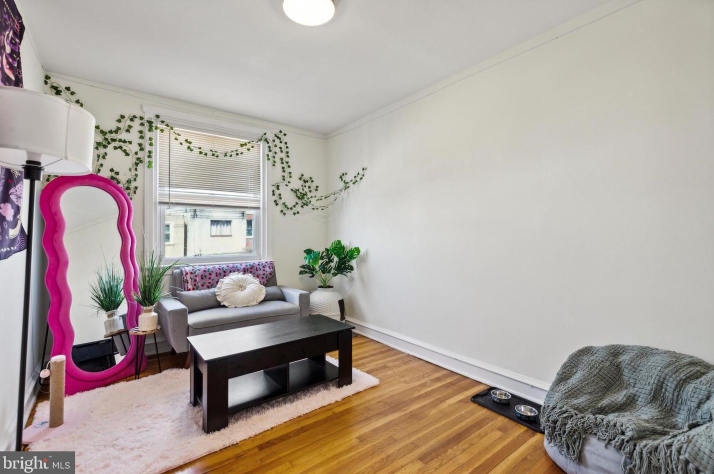 3339 Indian Queen Ln, Philadelphia PA 19129-1522 exterior