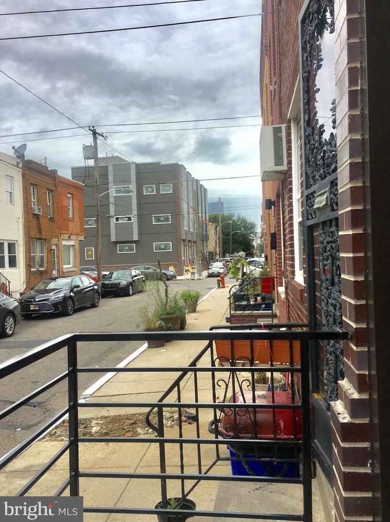 1515 Taylor St, Philadelphia PA  19146-4011 exterior