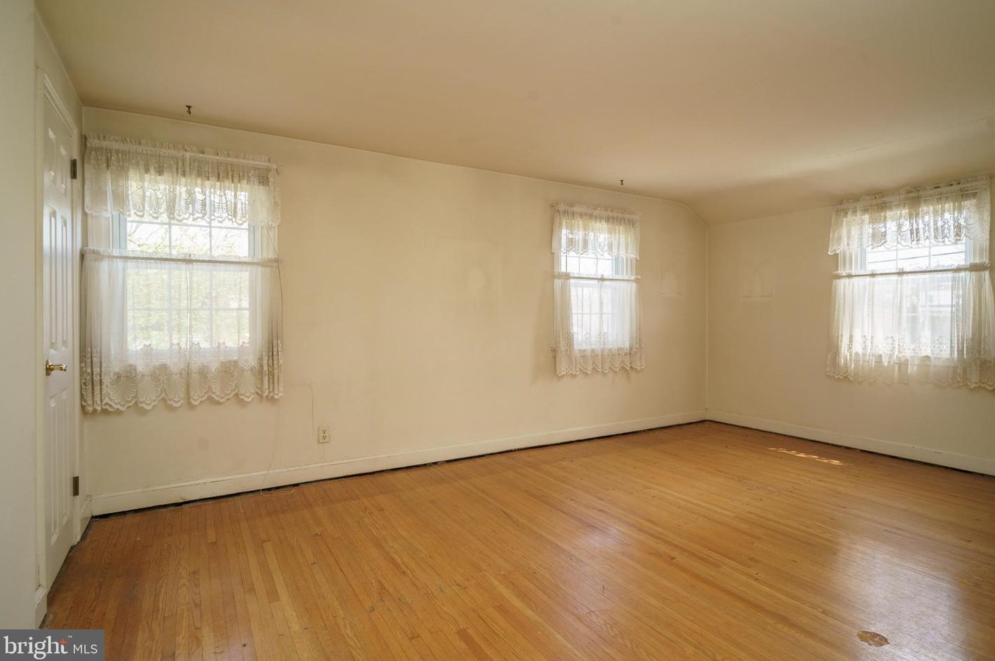 7700 Keiffer St, Philadelphia PA 19128-3143 exterior