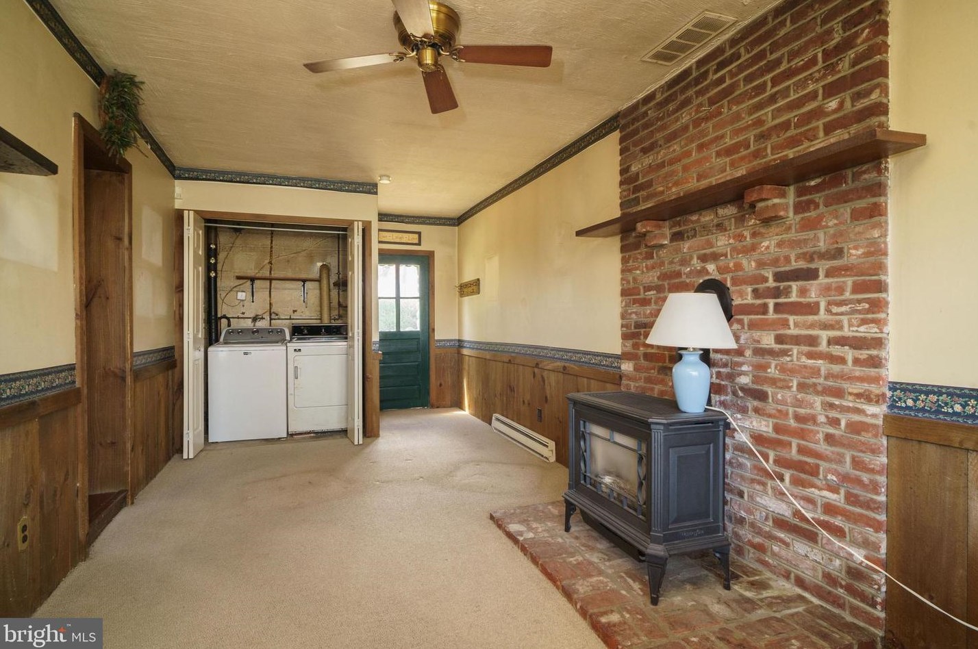 7700 Keiffer St, Philadelphia PA 19128-3143 exterior