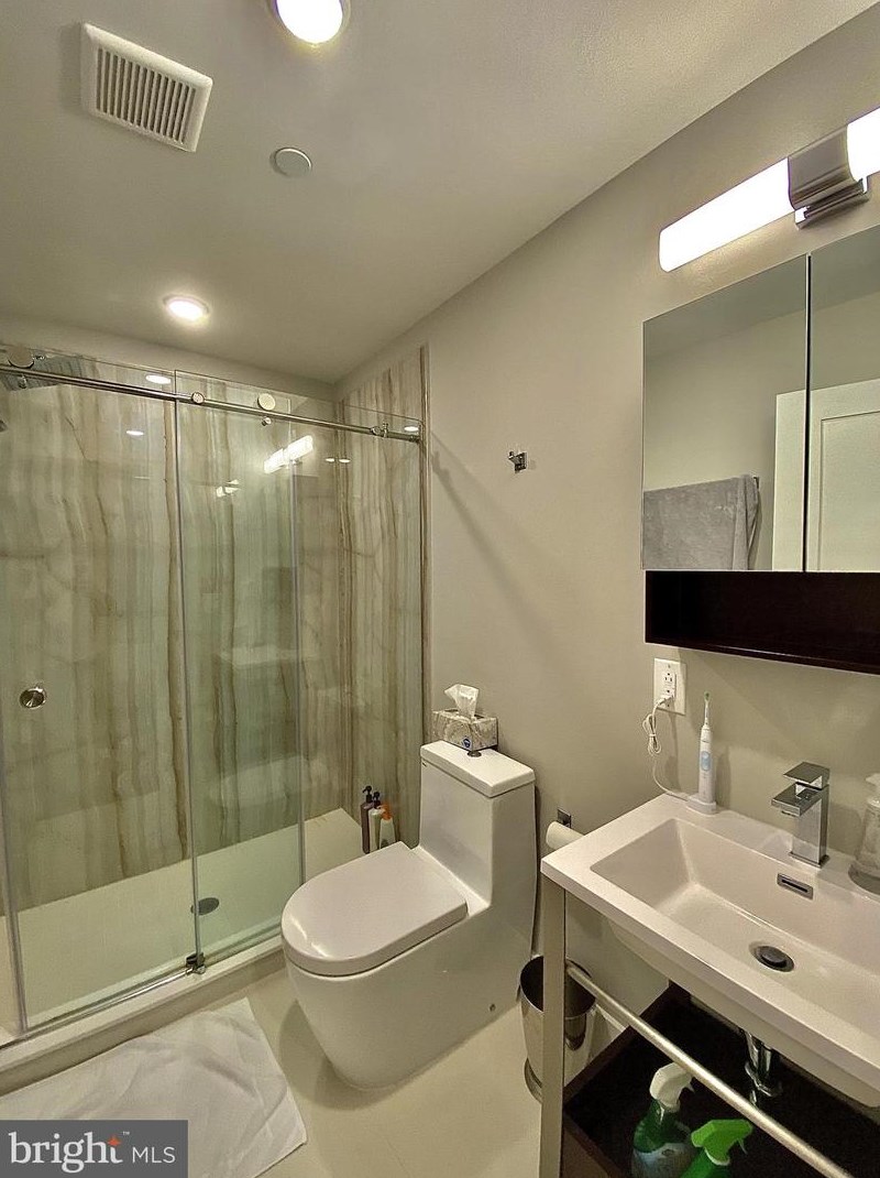 2010 Walnut St, Philadelphia PA  19103-5135 exterior