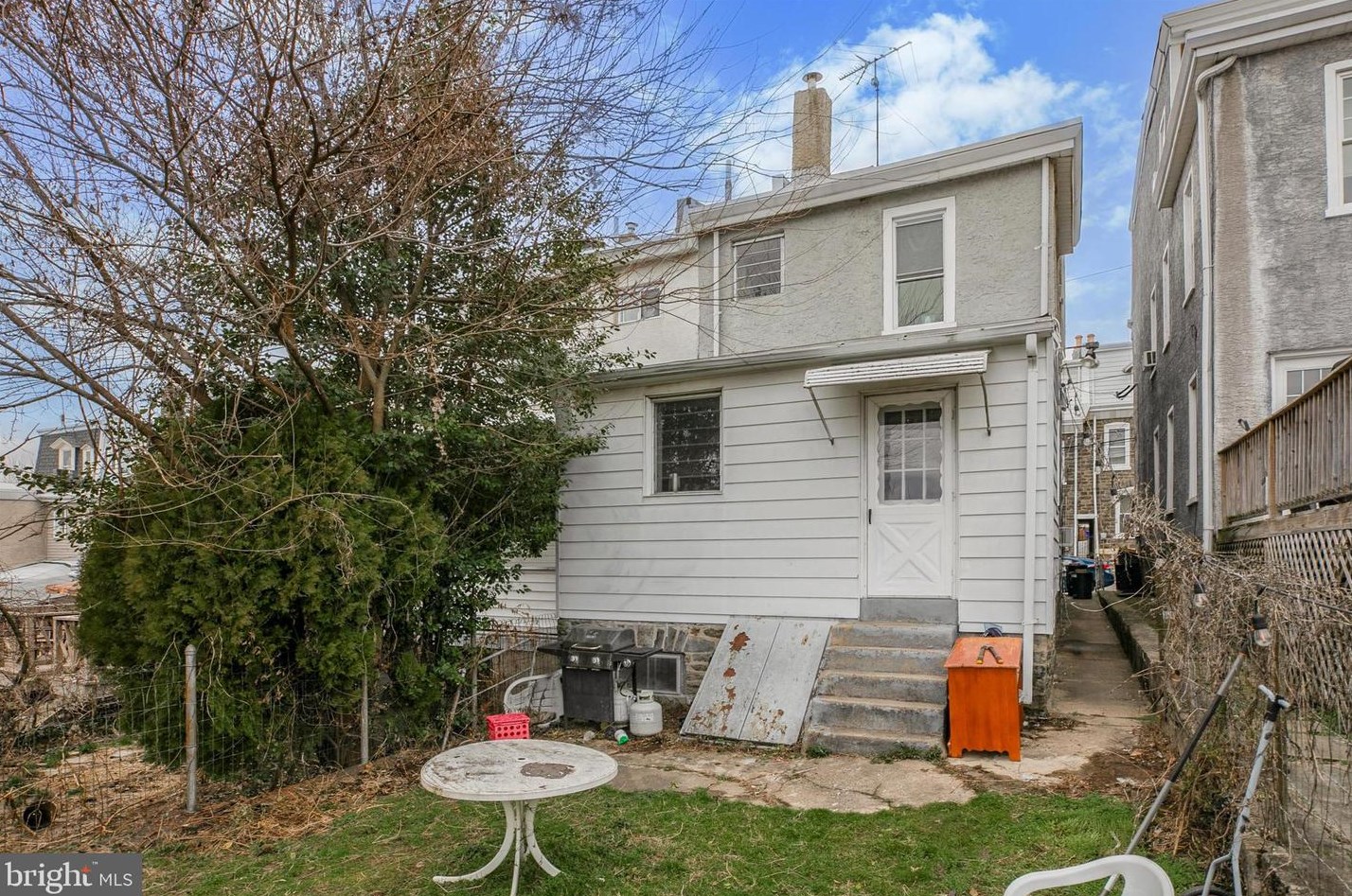 223 Wendover St, Philadelphia PA  19128-5041 exterior