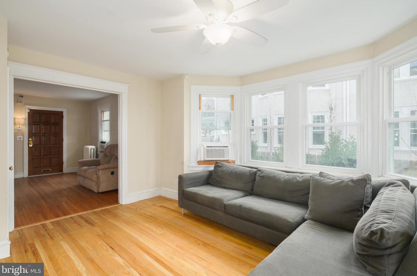 627 Kingsley St, Philadelphia PA 19128-3604 exterior