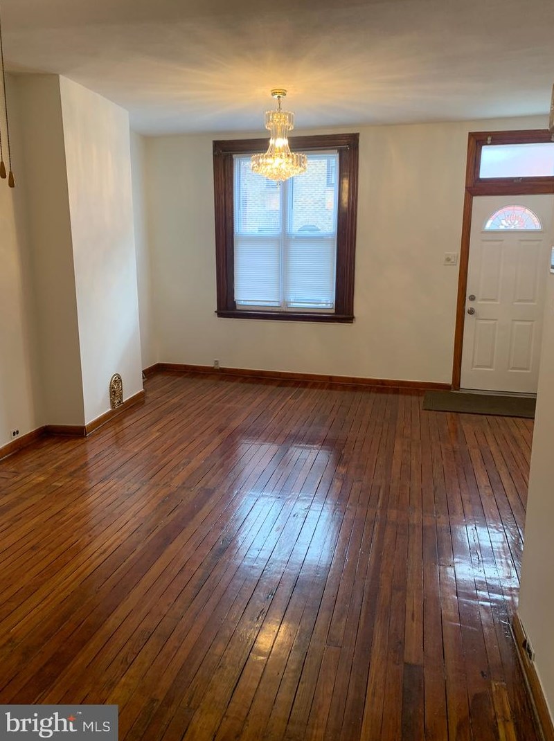 850 Taney St, Philadelphia PA  19130-1831 exterior