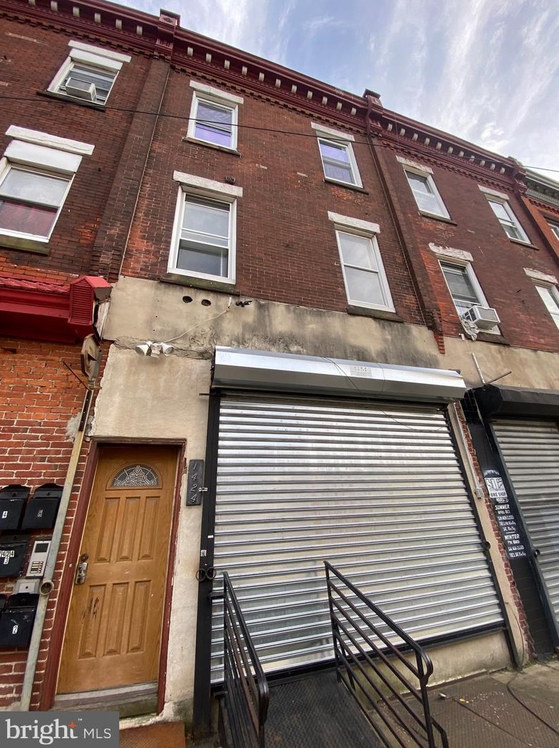 1424 Susquehanna Ave, Philadelphia PA 19121-1617 exterior