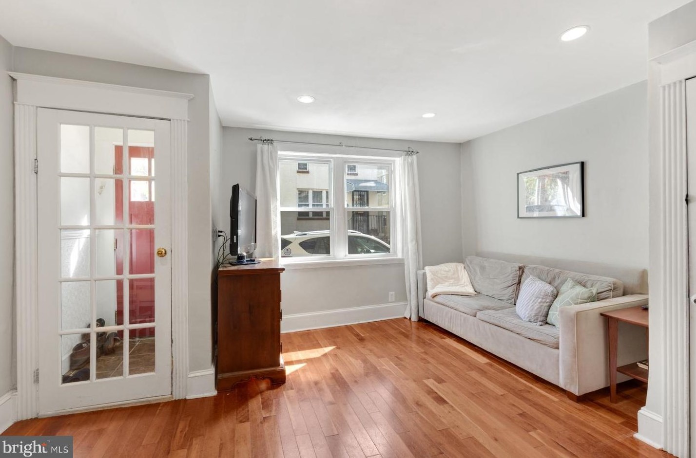 1023 Montrose St, Philadelphia PA  19147-3719 exterior