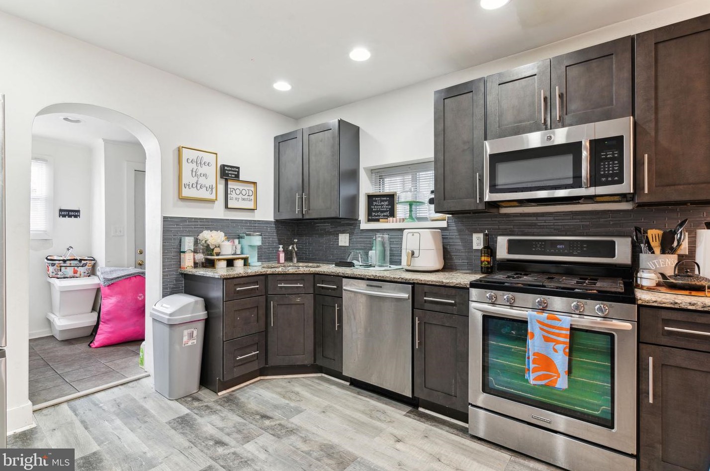 1716 Lindenwood St, Philadelphia PA 19139-2642 exterior