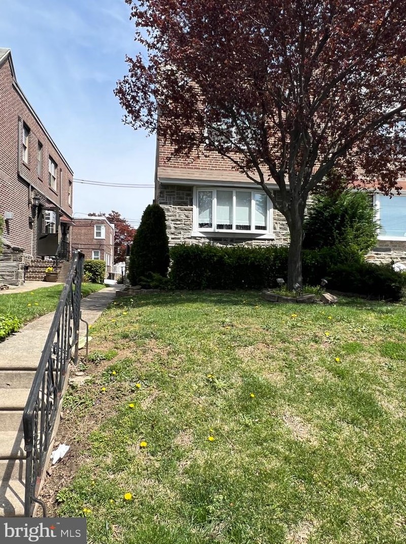3133 Teesdale St, Philadelphia PA  19152-4513 exterior