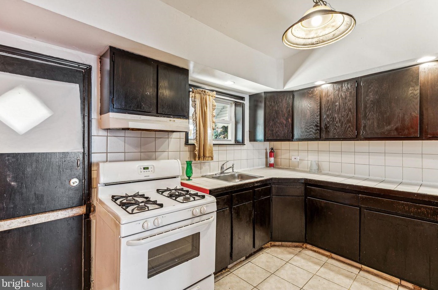 467 Mechanic St, Philadelphia PA 19144-1118 exterior