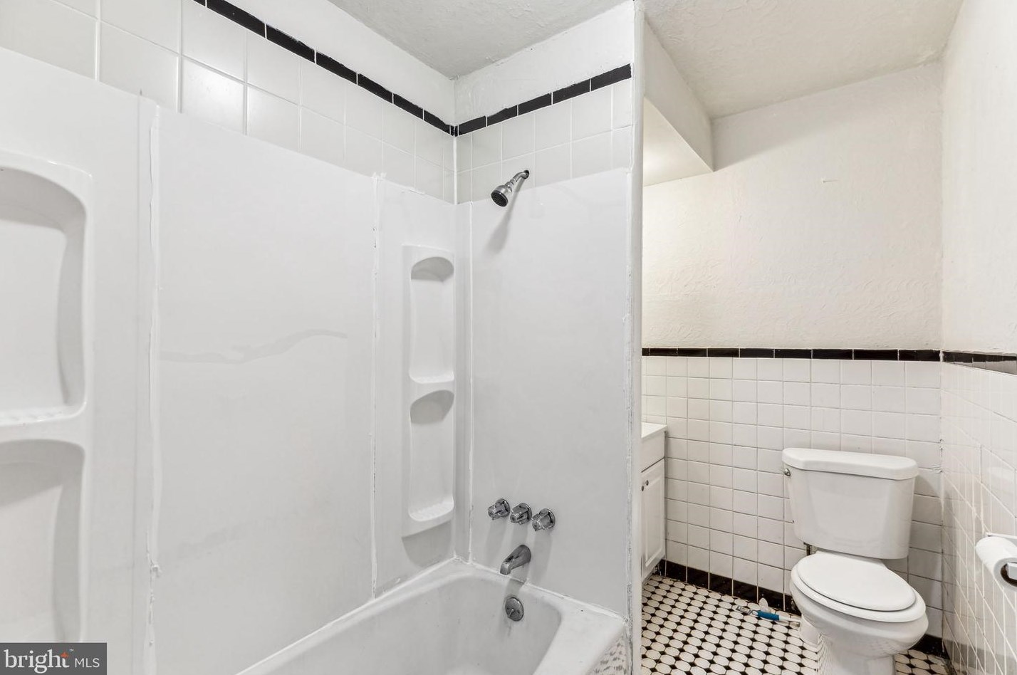 467 Mechanic St, Philadelphia PA 19144-1118 exterior